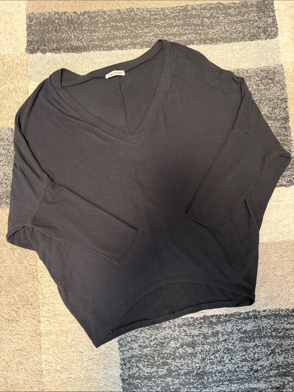 Charlotte Avery dolman sleeve v-neck top, black, size L EUC!